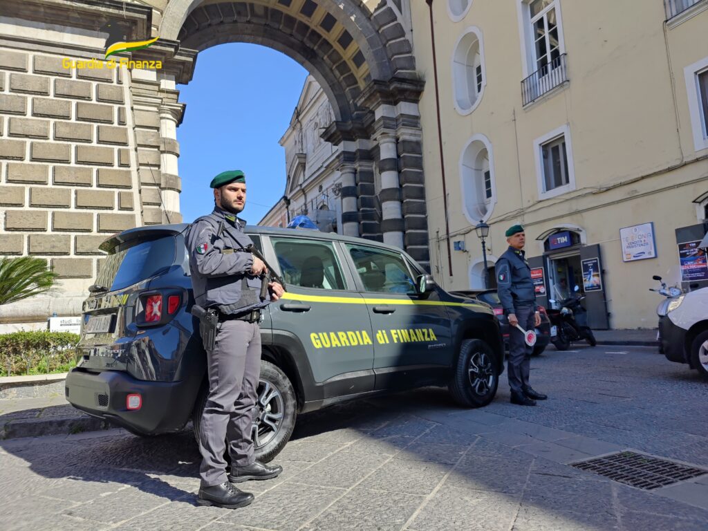 AVERSA, MISURE CAUTELARI PER 15 PERSONE PER REATI DI ASSOCIAZIONE PER DELINQUERE