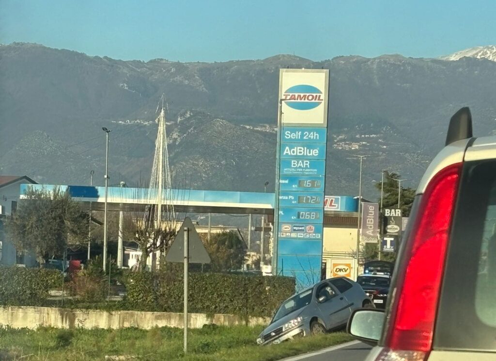 INCIDENTE AL PONTE MARGHERITA: COLLISIONE TRA DUE VEICOLI, NESSUN FERITO