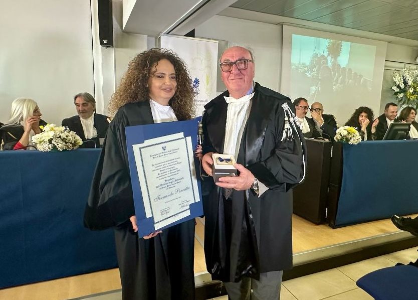 ORDINE DEGLI AVVOCATI DI SANTA MARIA CV, AL PENALISTA FERNANDO PERRETTA IL TITOLO DI SENATORE PER I SUOI PRIMI 40 ANNI DI ATTIVITÀ FORENSE