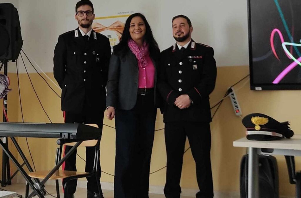 ALVIGNANO, CULTURA DELLA LEGALITA’: I CARABINIERI INCONTRANO GLI ALUNNI DELLA SCUOLA SECONDARIA DI PRIMO GRADO