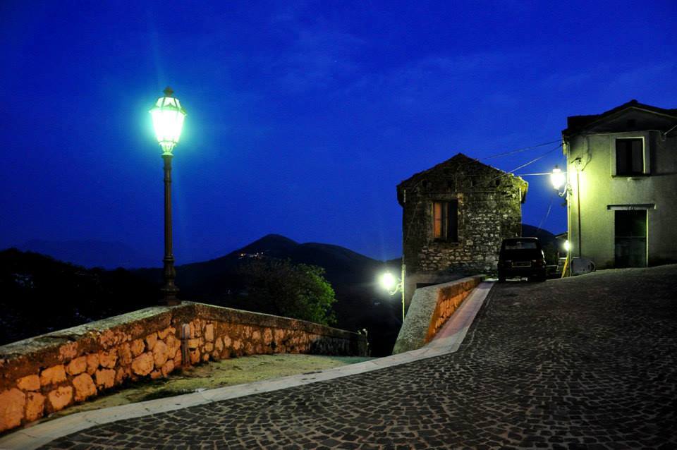 “GUARDA CHE LUNA”, UN VIAGGIO TRA SCIENZA E STORIA A CASTEL DI SASSO