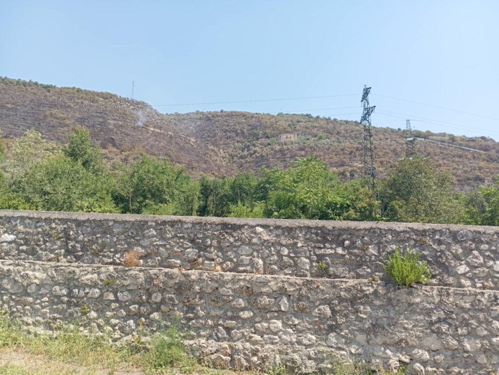 PIEDIMONTE MATESE, MONTE CILA NON BRUCIA PIU’, DUE CANADAIRS HANNO SPENTO GLI ULTIMI FOCOLAI