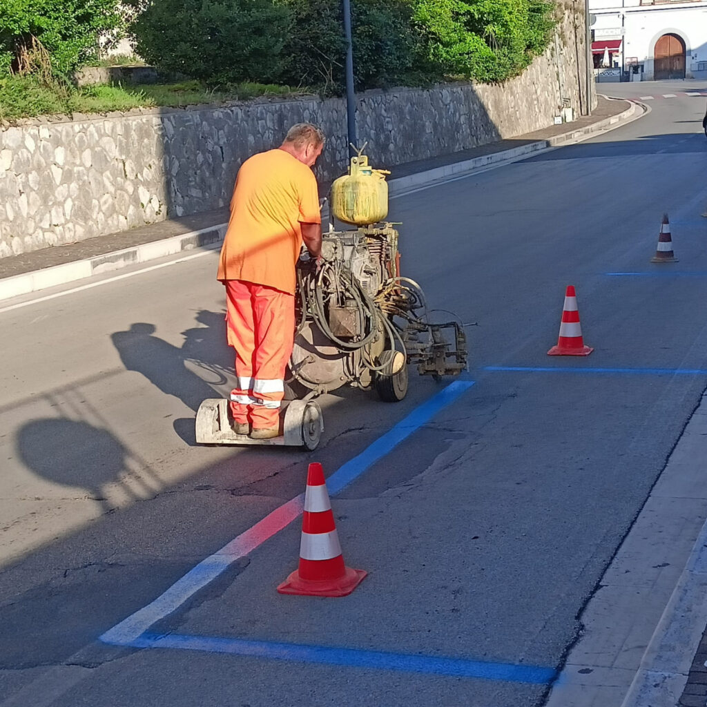 ALVIGNANO, NUOVO PIANO TRAFFICO: ALTRE STRISCE BLU…A PAGAMENTO