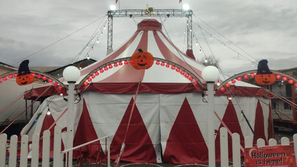 AD ALIFE TORNA IL CIRCO ITALIANO PIÙ PICCOLO: UNO SPETTACOLO DI HALLOWEEN TRA MAGIA, RISATE E DOLCETTI