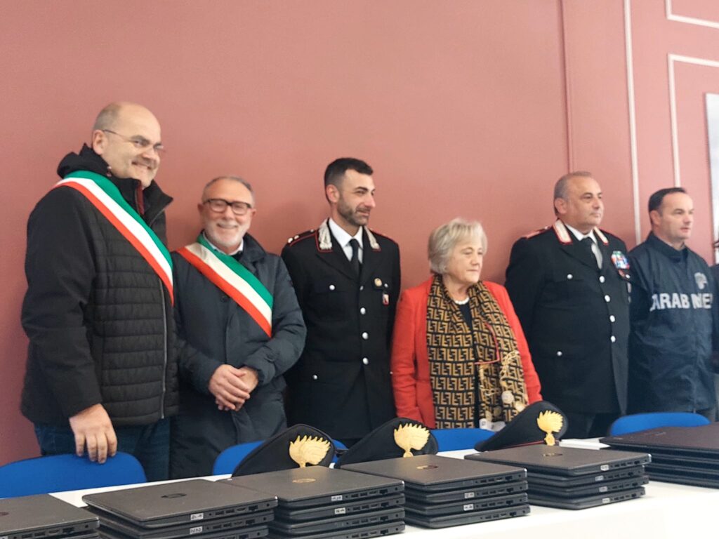 VIDEO| CONSEGNATI ALL’ALBERGHIERO DI PIEDIMONTE MATESE I 120 COMPUTER RUBATI: SODDISFAZIONE E GRATITUDINE ALL’ARMA