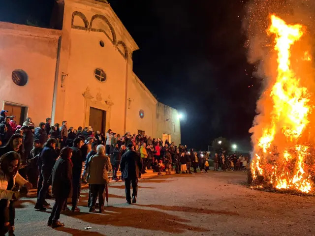 ALVIGNANO IN FESTA: L’ORIGINALE “LUMINERA” ILLUMINA LA VIGILIA DELL’IMMACOLATA