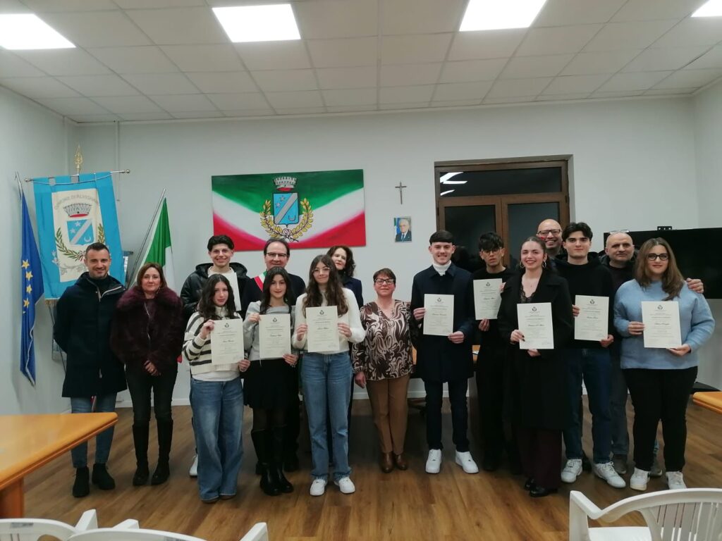 IERI AD ALVIGNANO LA CERIMONIA PER LA CONSEGNA DELLE BORSE DI STUDIO