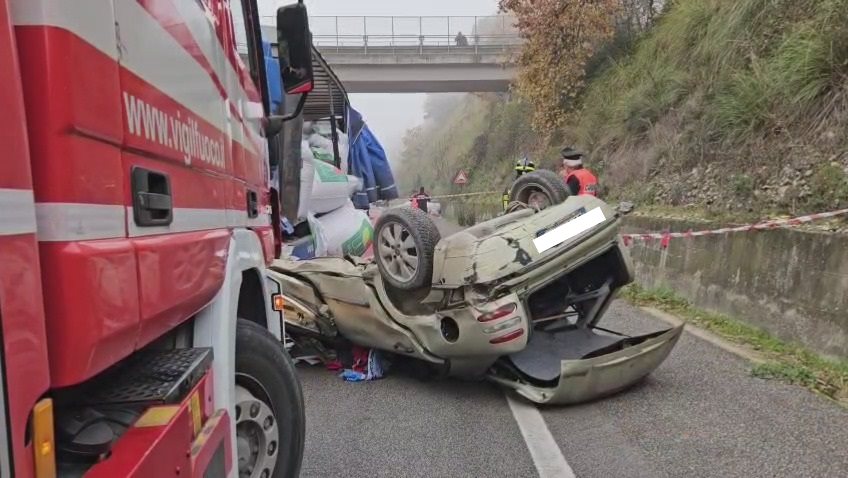 SCONTRO AUTO – CAMION MUORE 22 ENNE DI BENEVENTO