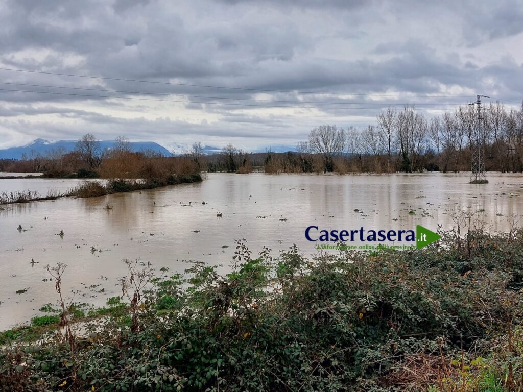 MALTEMPO SU NAPOLI E CAMPANIA: NUOVA ALLERTA METEO PER VENTO E MARE AGITATO