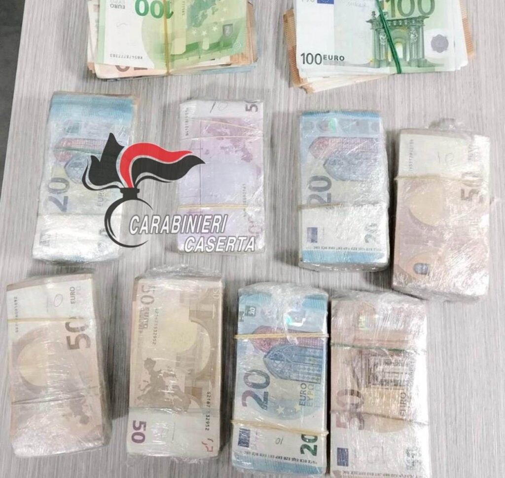 CARINARO, OPERAZIONE DEI CARABINIERI: SEQUESTRATI 98MILA EURO IN CONTANTI E BANCONOTE FALSE. 2 PERSONE DENUNCIATE