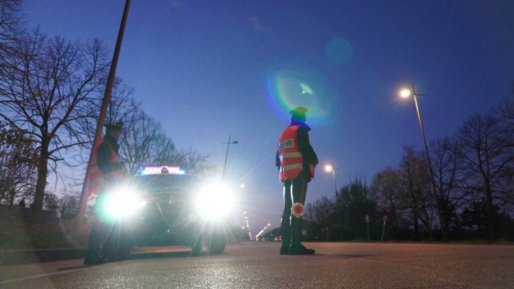 CAPODRISE, INCIDENTE STRADALE CON DUE MINORENNI E FUGA: AUTOMOBILISTA IDENTIFICATO E DENUNCIATO