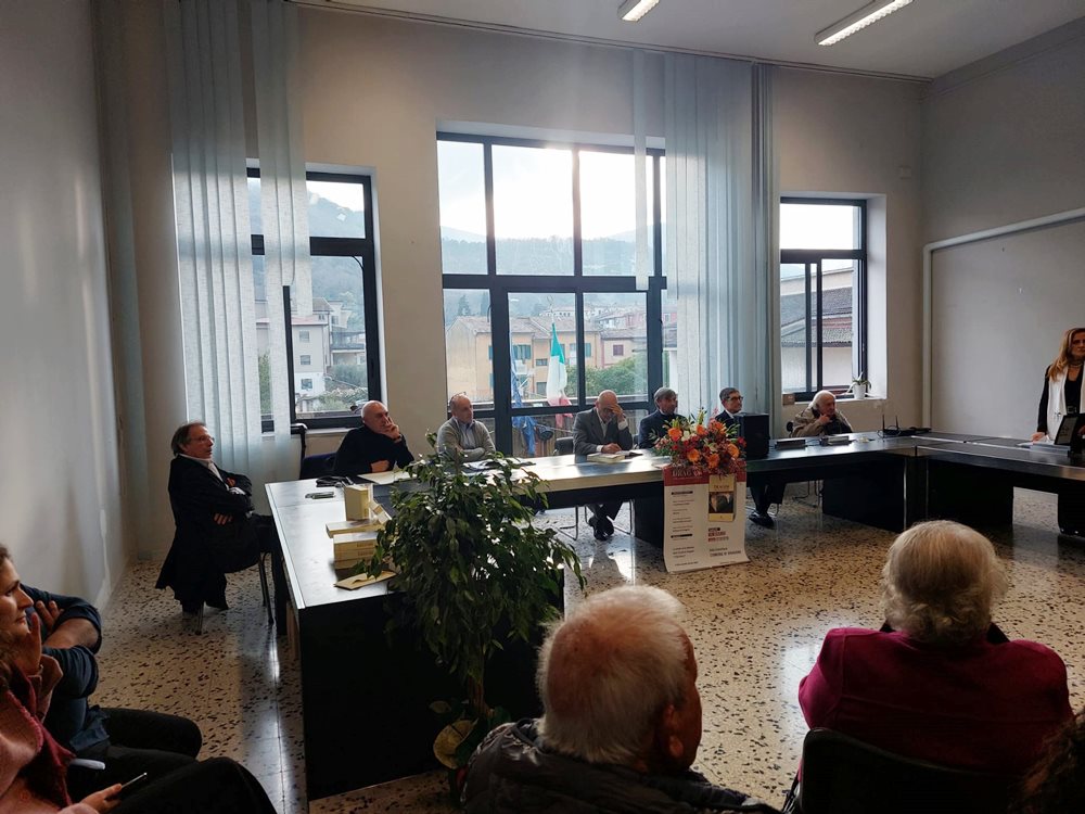 GRANDE PARTECIPAZIONE PER LA PRESENTAZIONE DEL LIBRO DI MICHELE GRAUSO NELL’AULA CONSILIARE DI DRAGONI