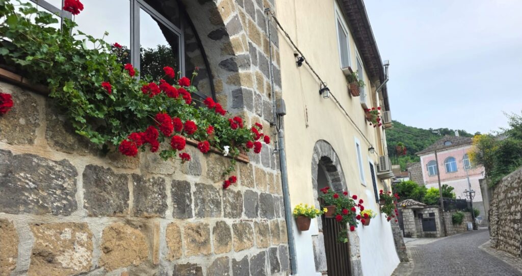 ARMONIE DEL TEMPO E DELLA TERRA: DOMANI SERA A DRAGONI LA GRANDE FESTA DEI CORI DELL’ALTO CASERTANO