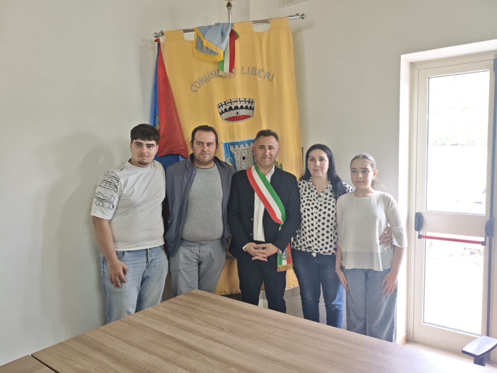 LIBERI ACCOGLIE UNA NUOVA FAMIGLIA ITALIANA: CONCESSA LA CITTADINANZA ALLA FAMIGLIA BALLSHKASHI