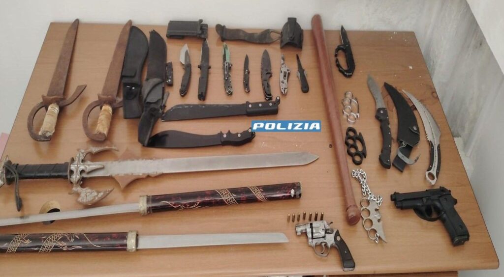 CAPODRISE, TROVANO ARMI MENTRE LIBERANO UN IMMOBILE CONFISCATO ALLA CRIMINALITA’