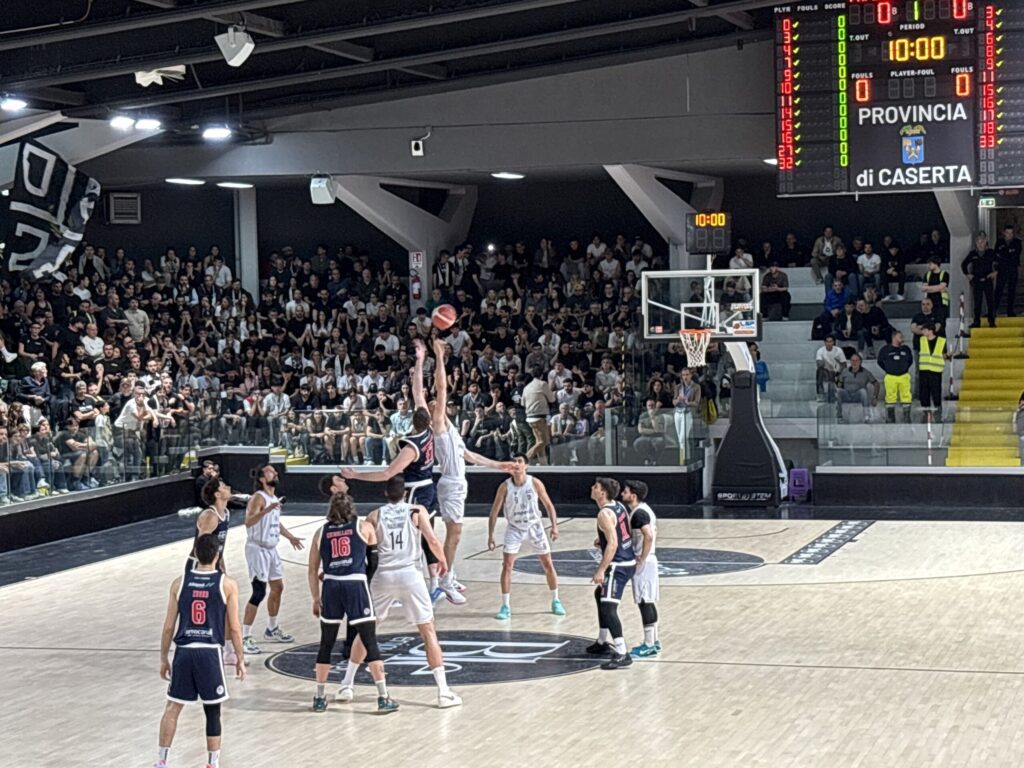PALLACANESTRO: LA PAPERDÌ JUVECASERTA STACCA IL PASS PER LE SEMIFINALI DI SERIE B NAZIONALE. COACH LARDO:”PARTITA INTERPRETATA BENE, ORA BISOGNA RECUPERARE ENERGIE”