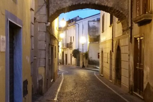 MUSICA, GUSTO E DIVERTIMENTO: A CASALE DI CARINOLA TORNA “ARMONIE IN PIAZZA”