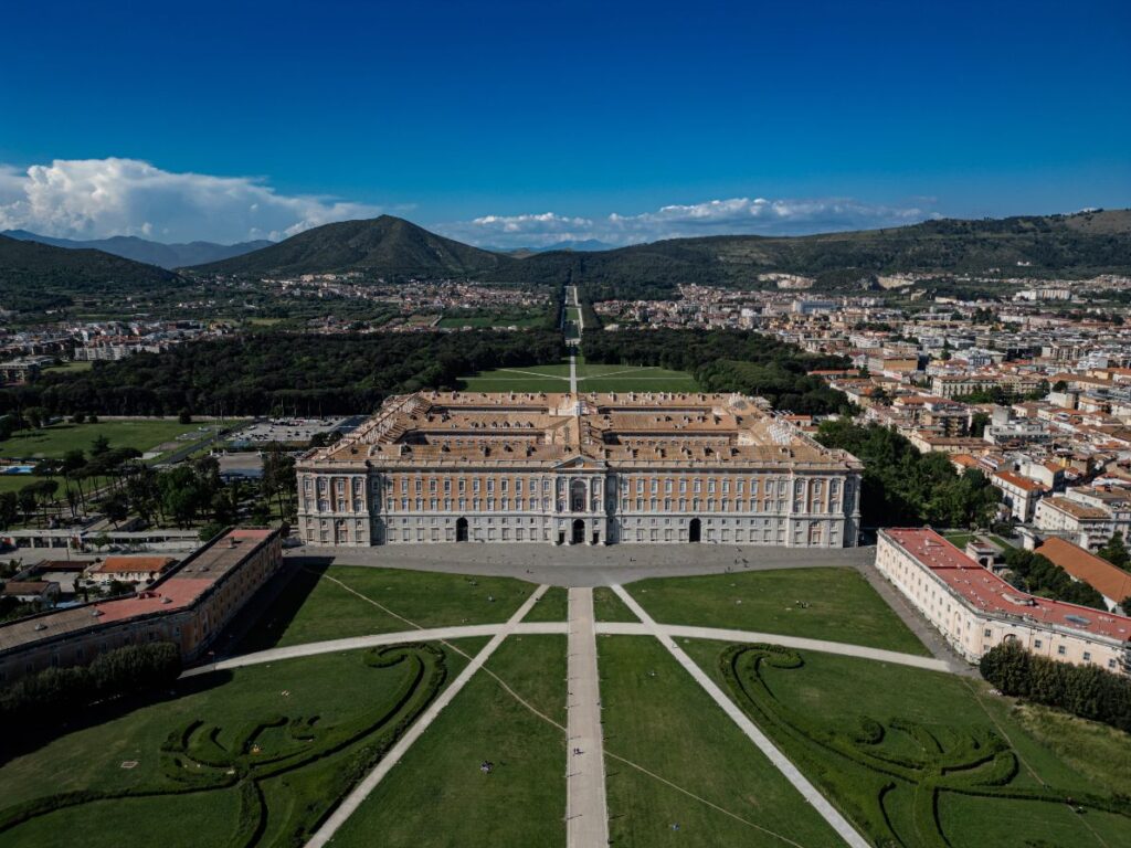 LA REGGIA DI CASERTA LANCIA REGGIA SESSION 2026 BIGLIETTO A METÀ PREZZO PER GLI SPETTATORI DI ”UN’ESTATE DA BELVEDERE”
