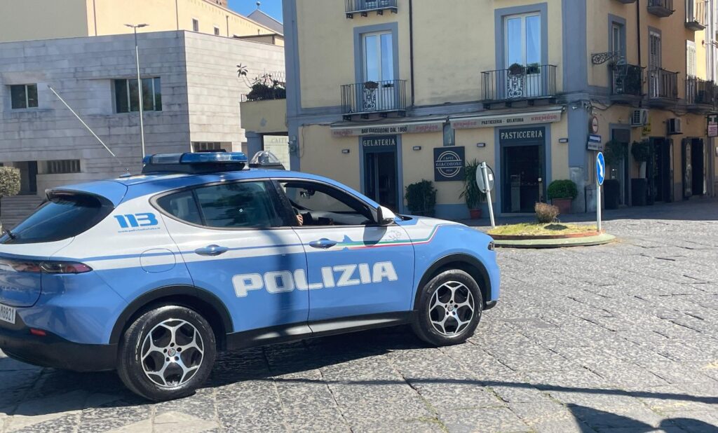 SANTA MARIA C.V. CONTROLLI URBANI DELLA POLIZIA DI STATO NEL CENTRO DELLA CITTA’