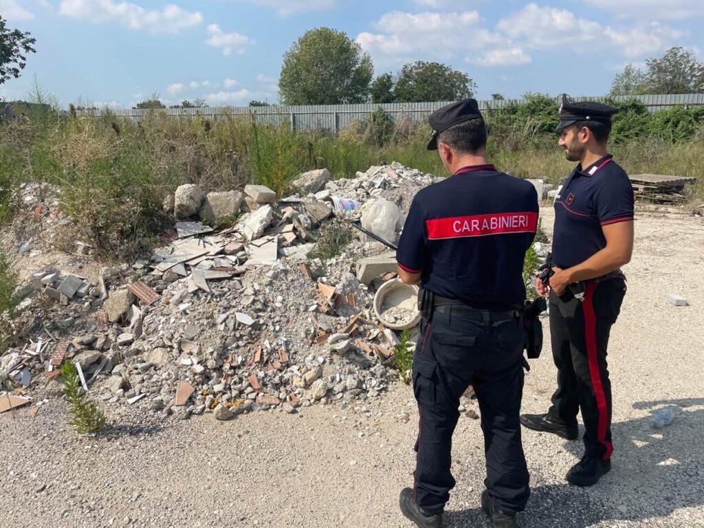 SUCCIVO, SCOPERTA DAI CARABINIERI DISCARICA ABUSIVA: SEQUESTRATA AREA DI 500 METRI QUADRATI