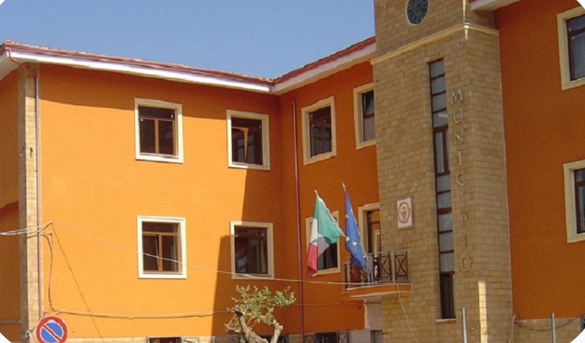 ALVIGNANO, UNO SGUARDO DI TROPPO, UN UOMO NEI GUAI
