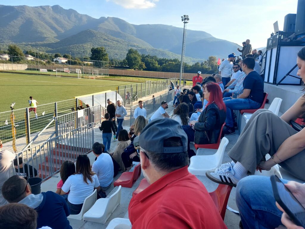 CALCIO ECCELLENZA – L’AURORA ALTO CASERTANO NON SI FERMA PIÙ: SEI GOL AL PIETRAMONTECORVINO!PUBBLICO IN DELIRIO