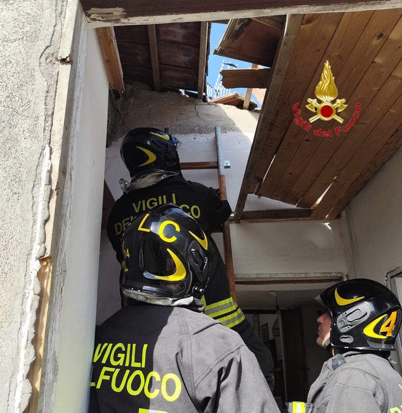 SESSA AURUNCA, ESPLOSIONE PER UNA FUGA DI GAS A SAN CASTRESE: 67ENNE FERITO E TRASPORTATO IN OSPEDALE