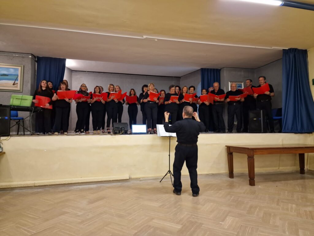 PIEDIMONTE MATESE, “NOTE DI SOLIDARIETÀ” CONQUISTA IL PUBBLICO: GRANDE SUCCESSO PER IL CONCERTO, RICHIESTO IL BIS