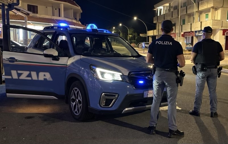 CASTEL VOLTURNO, CONTROLLI STRAORDINARI DELLA POLIZIA: 229 PERSONE IDENTIFICATE, 107 VEICOLI CONTROLLATI, UN ARRESTO E TRE DENUNCE